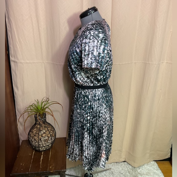 Karen Millen Pleated  Patterned Midi Dress - Picture 6 of 13